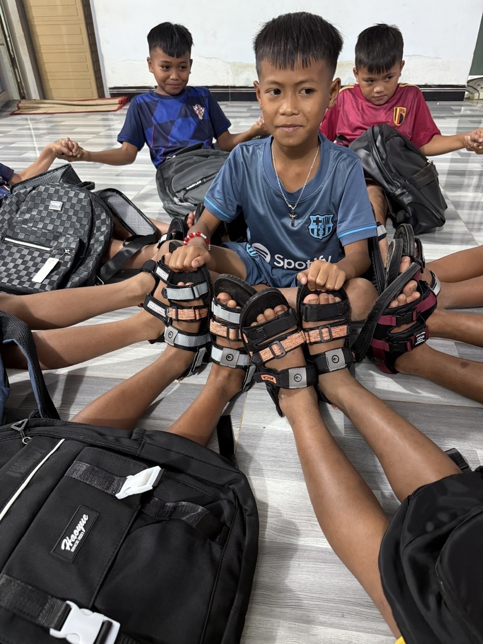Vietnam B2B Direct supplies local orphanages with Clothing and bedding to ensure every child had a comfortable bed to sleep in and clothes to wear.